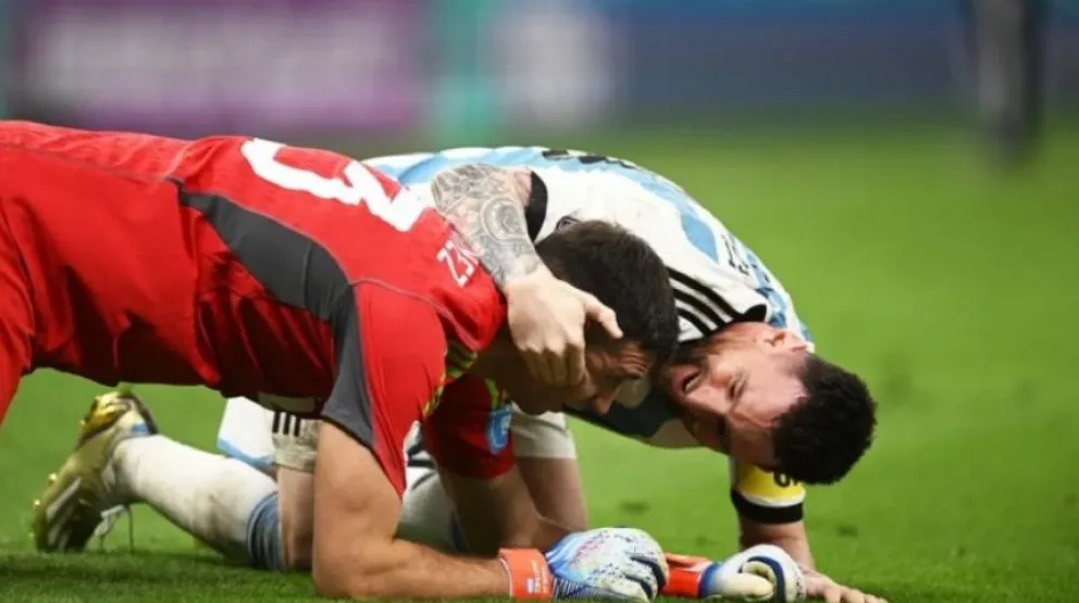 Dibu Martínez le pidió a Messi que vaya al Aston Villa