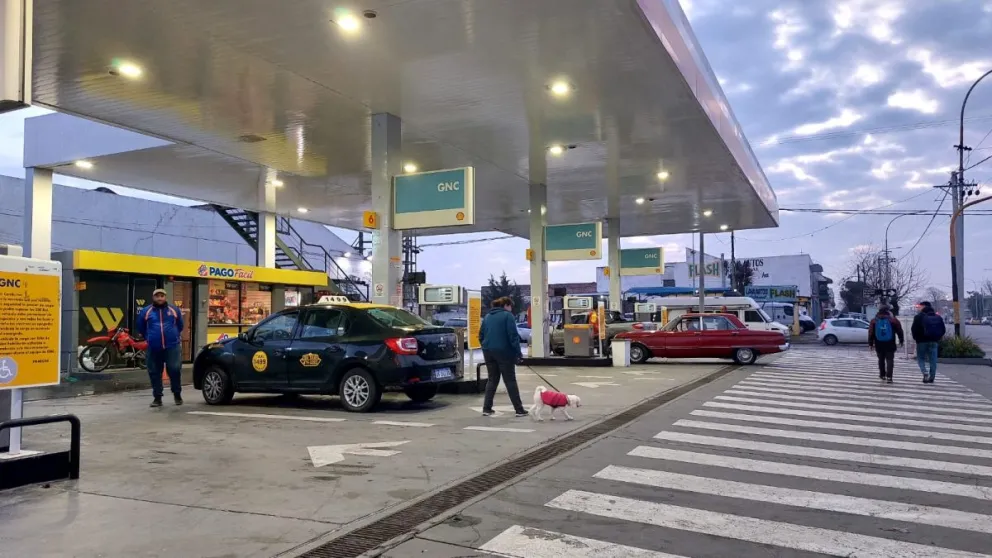 Suministro normal de GNC en algunas estaciones, restricciones en otras