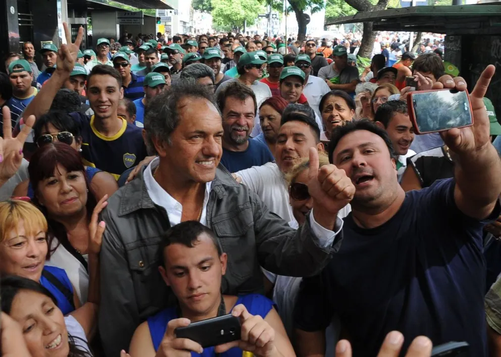 Scioli mantiene firme su precandidatura: "Conmigo, operativo desánimo, no"