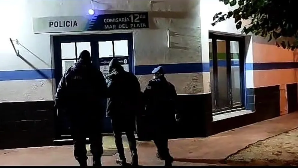 Persiguió por 300 metros y capturó al delincuente que le había robado de su casa un kit de luces