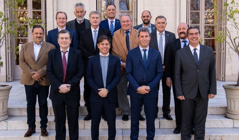 Gobernadores oficialistas se reunirán para lograr definiciones electorales