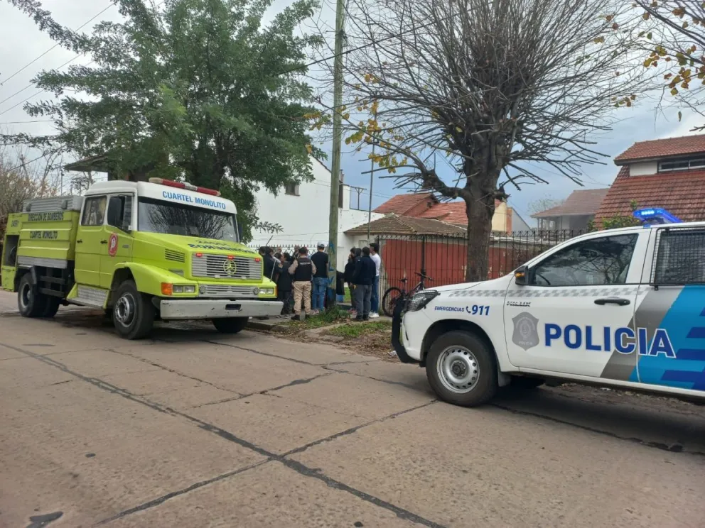 Dos adultos mayores con quemaduras tras el incendio de una casa