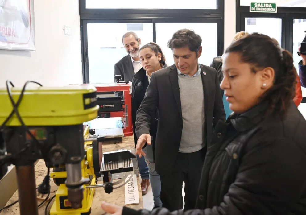 Kicillof aseguró que "la escuela pública es la columna vertebral de la provincia de Buenos Aires"