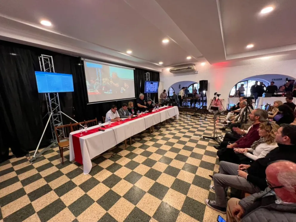 Maximiliano Abad y Walter Carusso fueron designados para negociar con JxC de cara a las elecciones