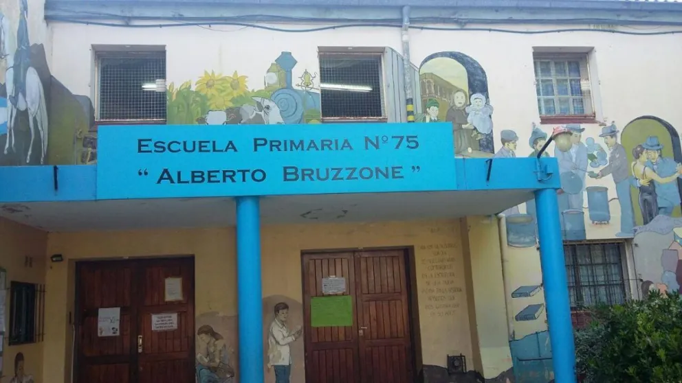 Denuncian violento robo a auxiliar de educación a metros de la Escuela Primaria N° 75