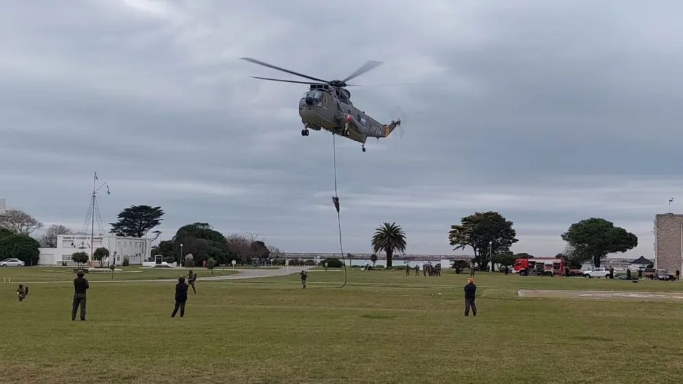 Una práctica militar capturó la atención de gran cantidad de marplatenses