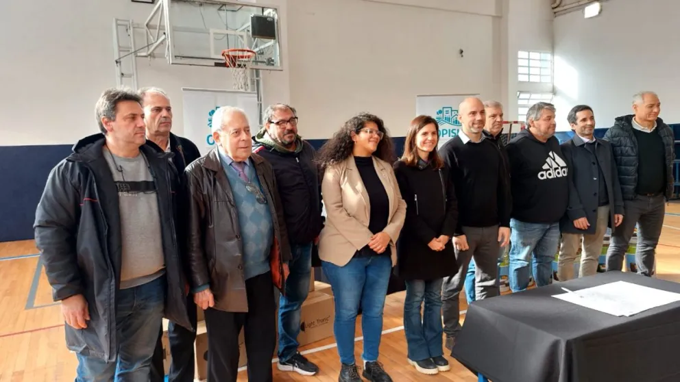 Concretaron una firma para el fortalecimiento de clubes de barrio